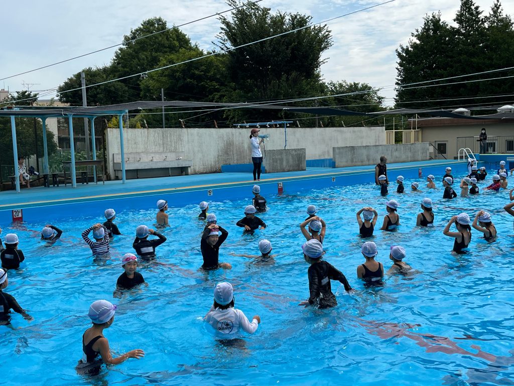 ６月　はじめての水泳が始まりました